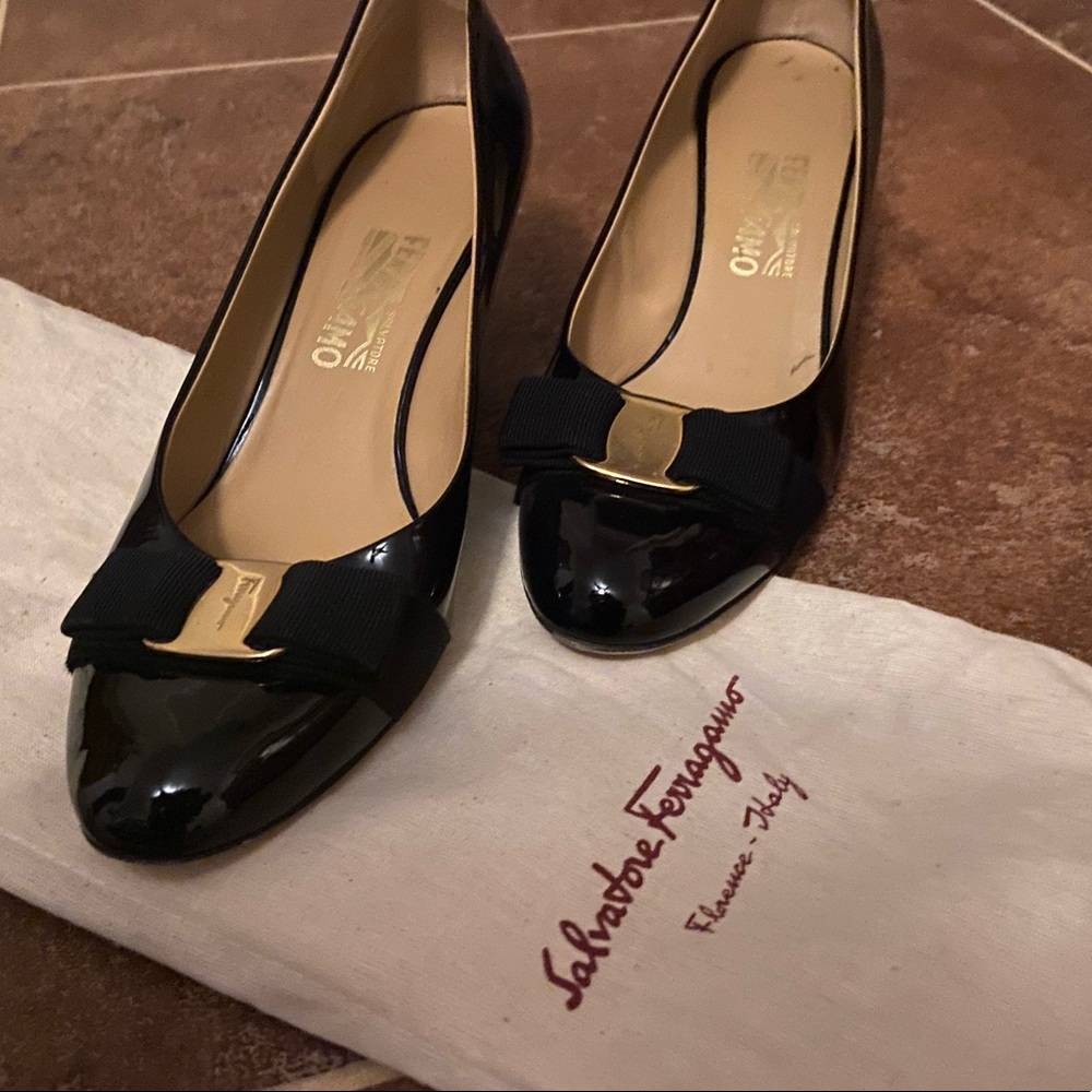 Italian Salvatore Ferragamo. - Picture 2 of 5